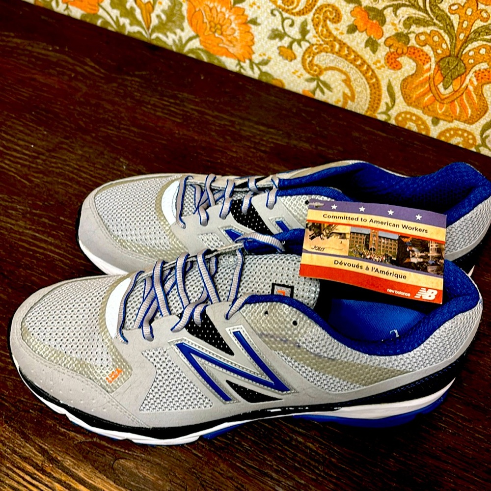 Men’s New Balance Walking Shoes